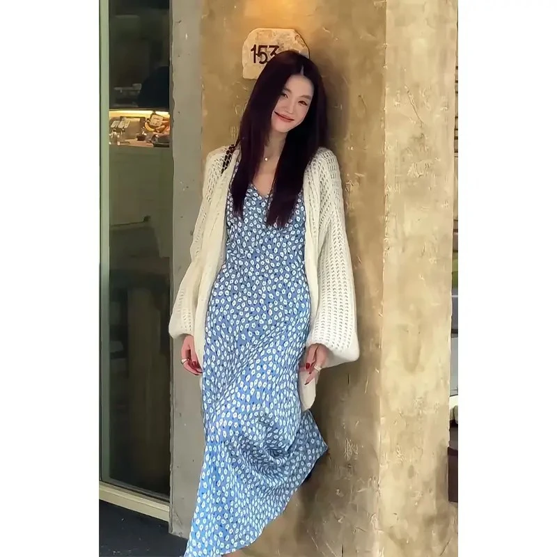 2025夏季新款女法式气质宽松镂空针织开衫收腰显瘦碎花V领连衣裙