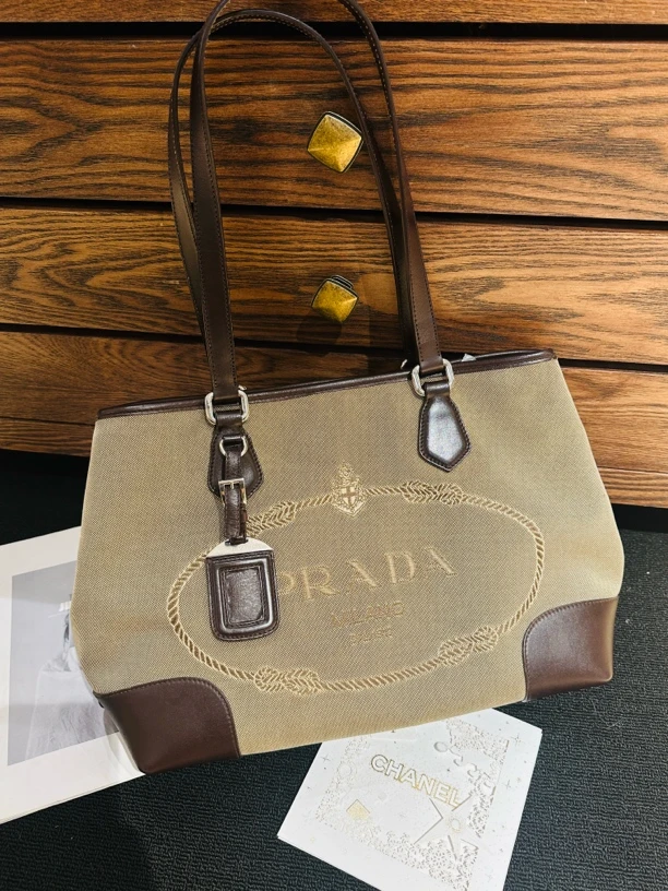 95新 Prada/普拉达 兜兜 卡其色托特包