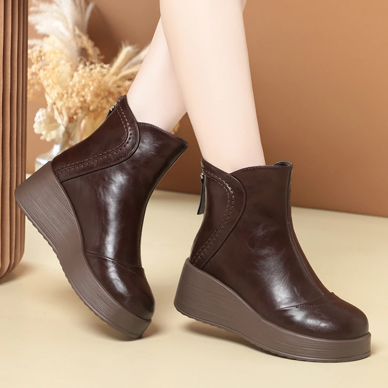 加绒厚底短靴女软皮坡跟女瘦瘦靴小个子增高女靴轻便防滑女棉鞋