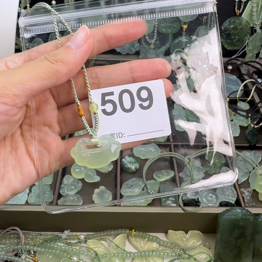 合金蛇纹石玉颈饰