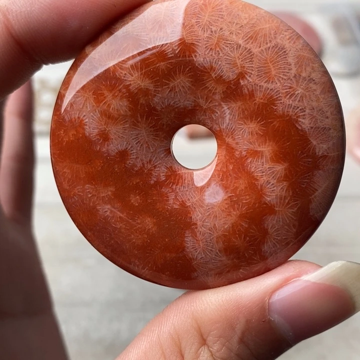 硅化玉颈饰未镶嵌秋****?