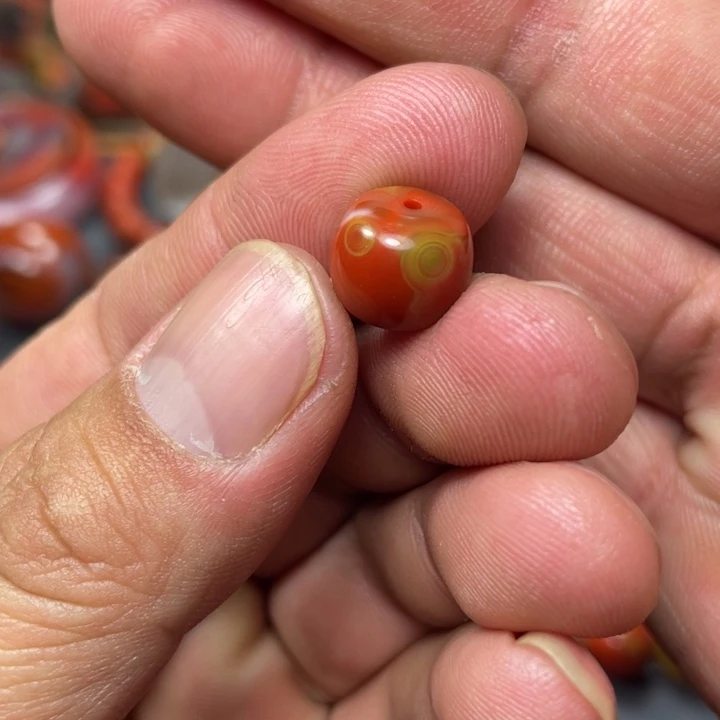 南红玛瑙未镶嵌手链