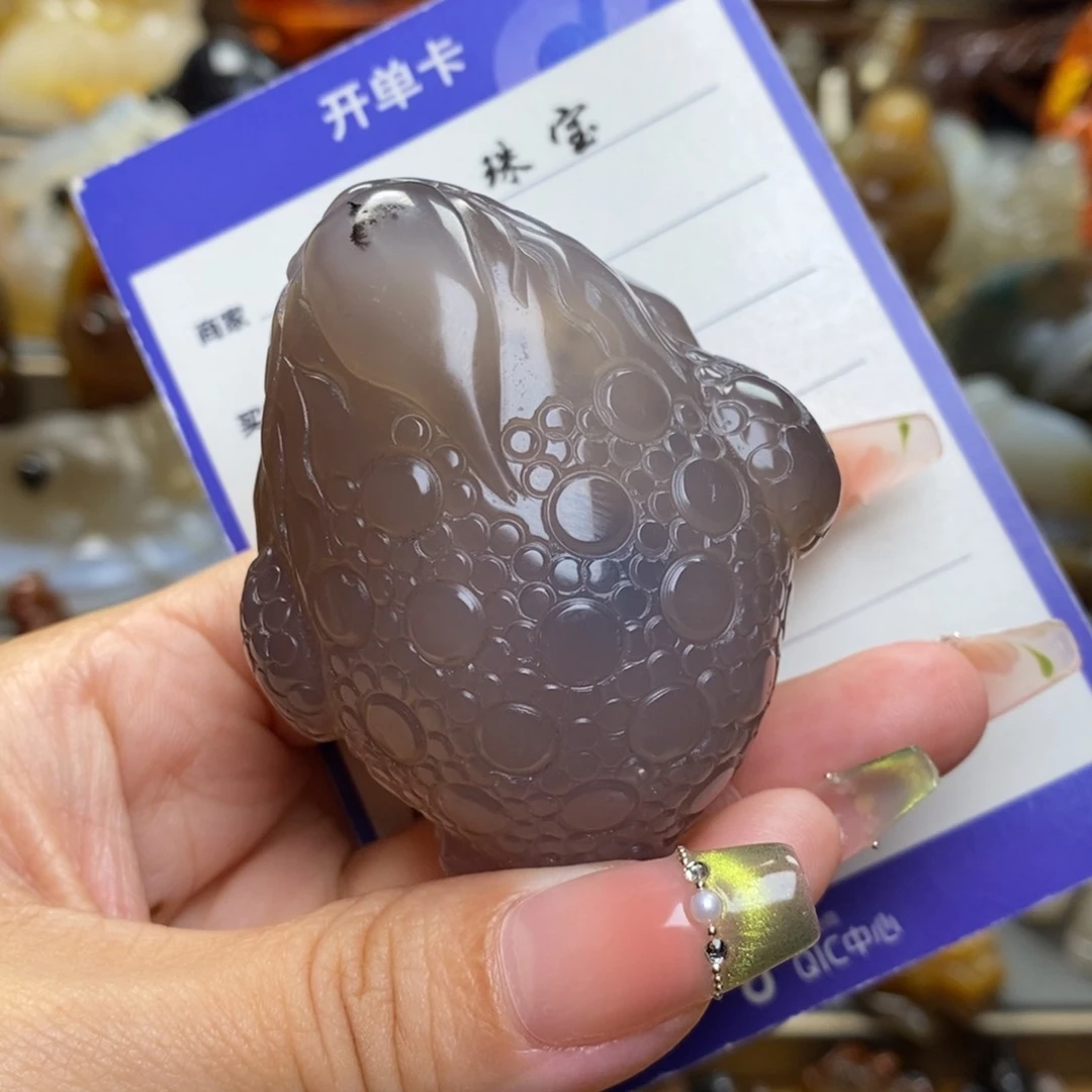 玛瑙/玉髓把件未镶嵌微****子