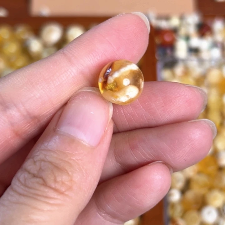 未镶嵌蜜蜡裸石11.4mm一个