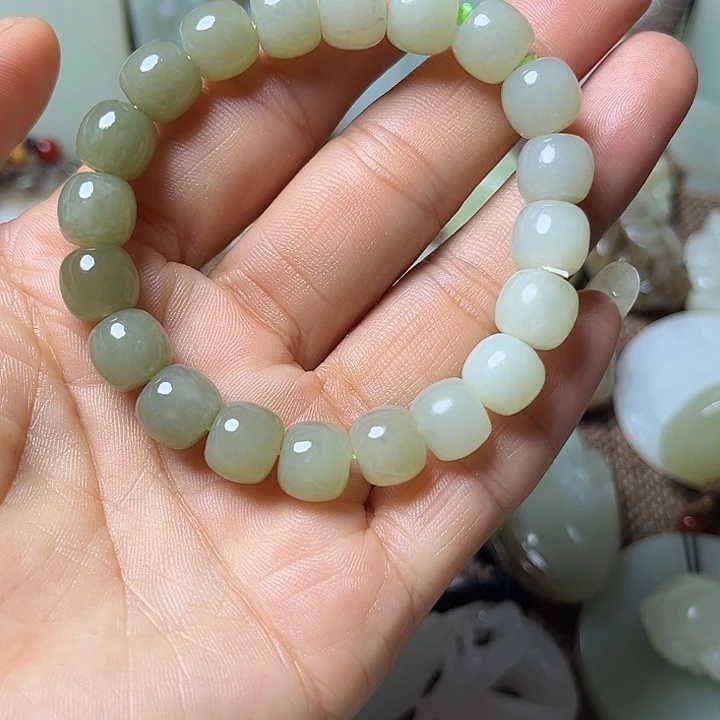 万***意和田玉（黄玉）未镶嵌颈饰
