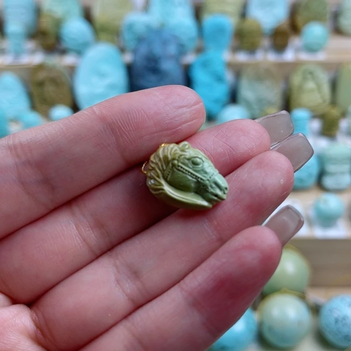 绿松石未镶嵌珠宝奇石