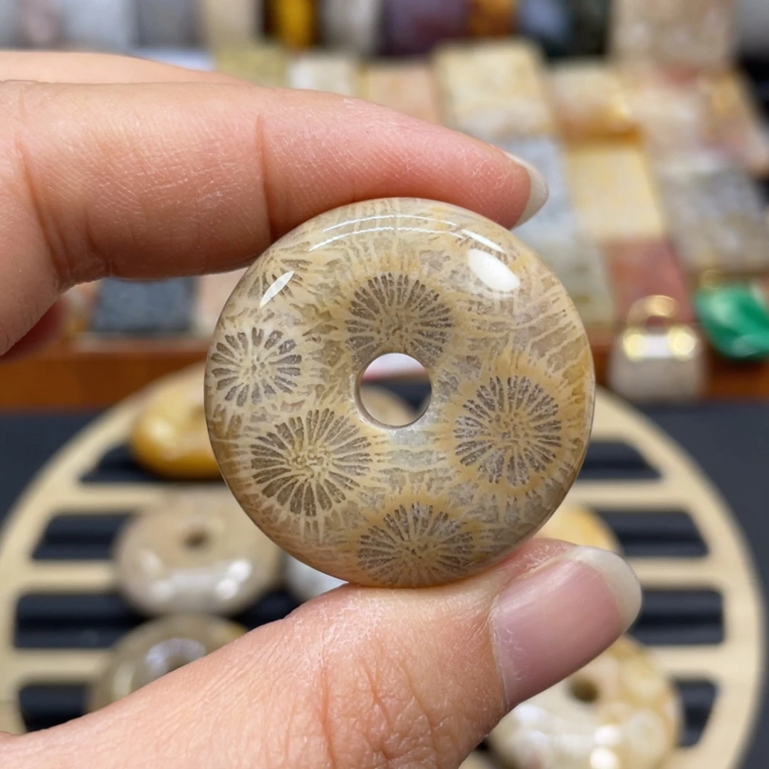 非***非硅化玉未镶嵌颈饰k30