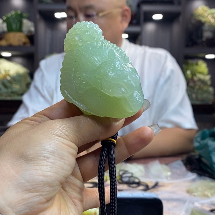 岫玉未镶嵌珠宝奇石壮**云