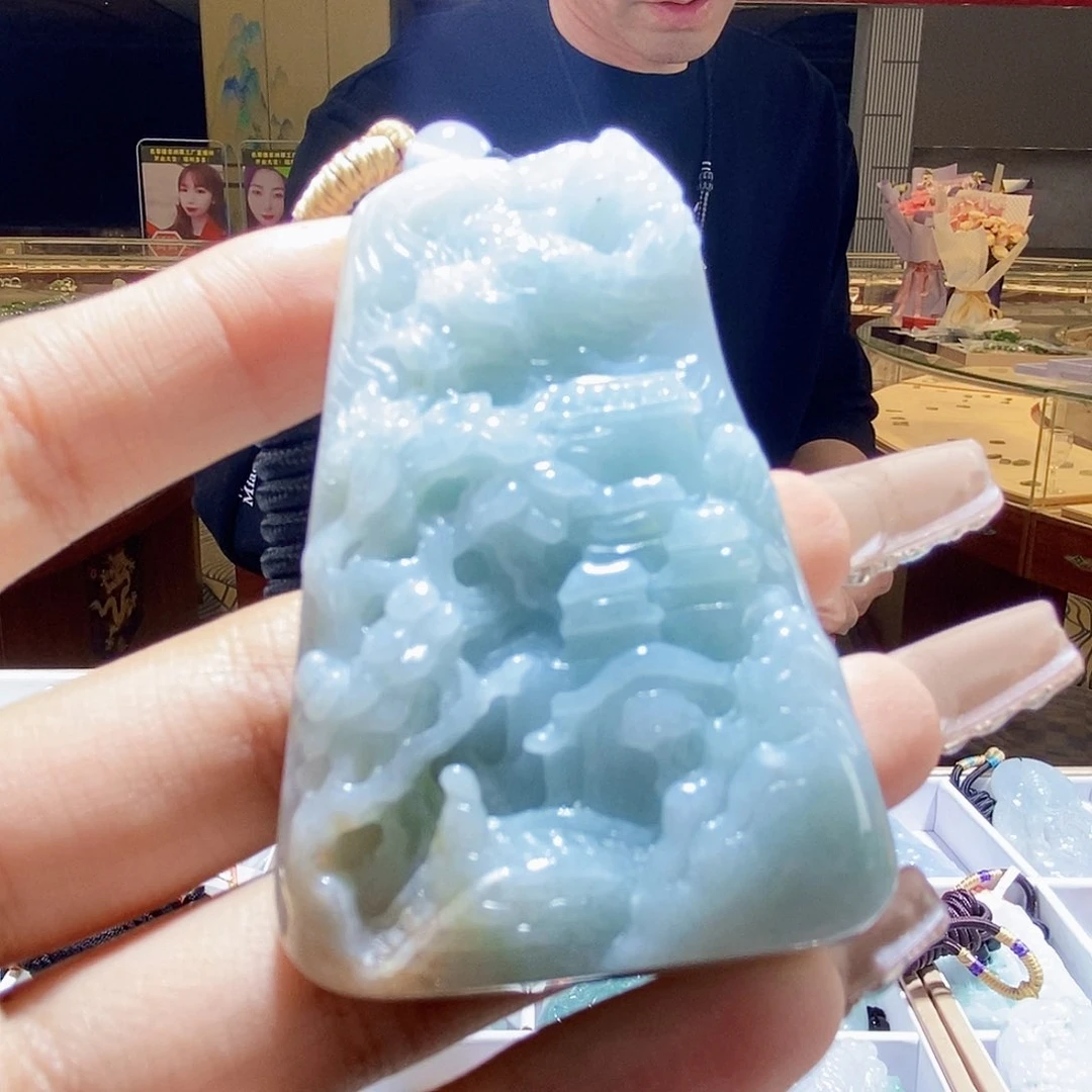 翡翠颈饰未镶嵌翡翠