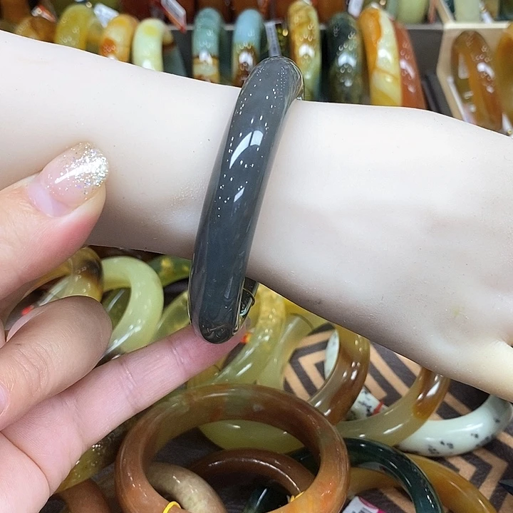 未镶嵌蛇纹石玉手镯