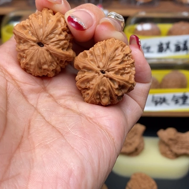 文玩核桃吊坠若*31龙眼