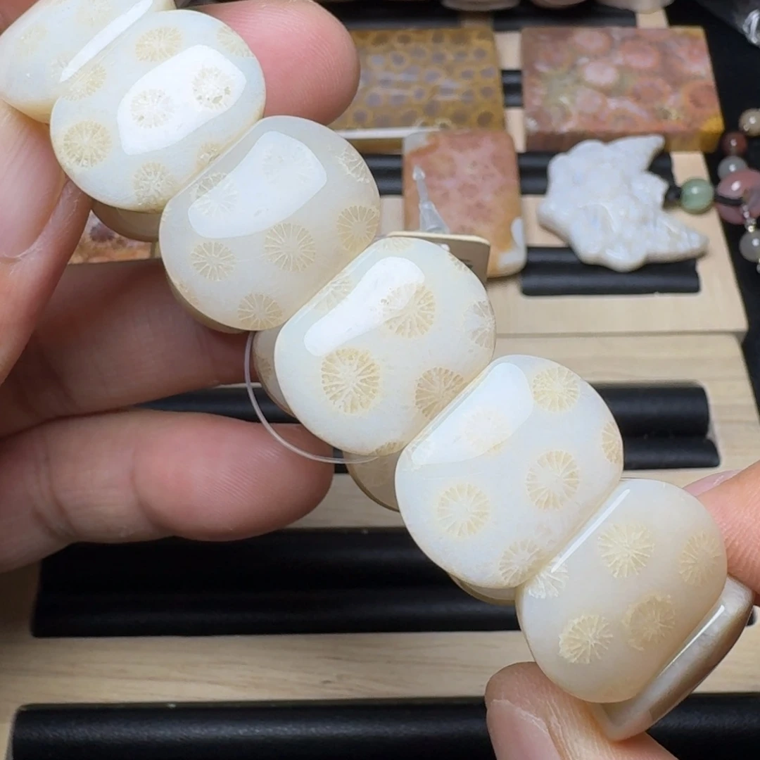 硅化玉未镶嵌纯天然色有机玉石保真色丝滑奶酪