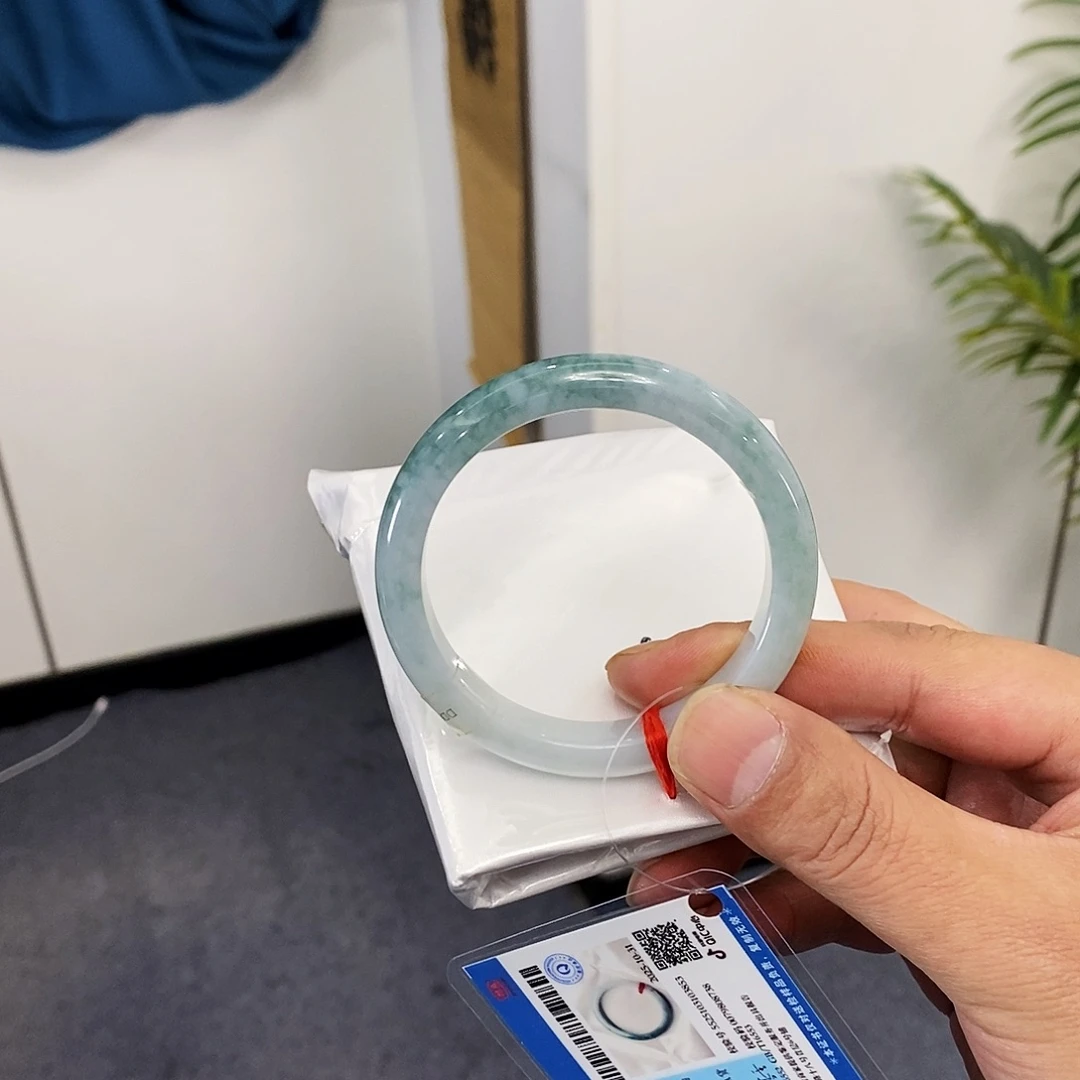 未镶嵌手镯翡翠翡翠