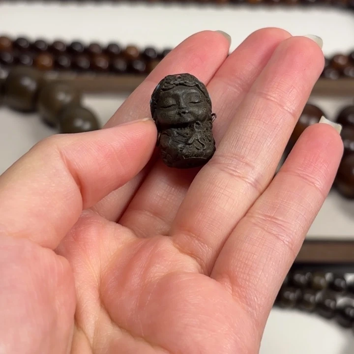 ـ***哥檀香木老山檀水阴沉背云奶香