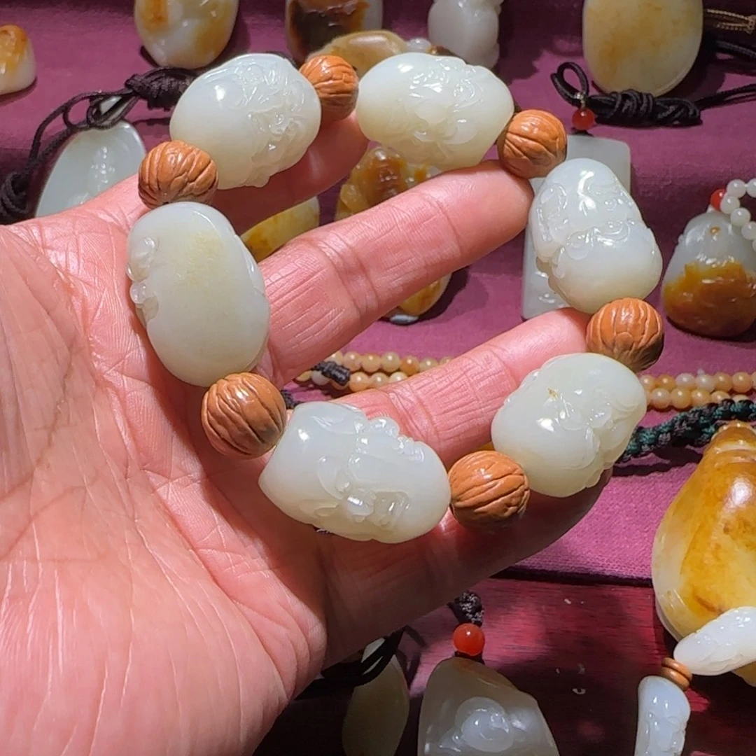 和田玉颈饰未镶嵌和*