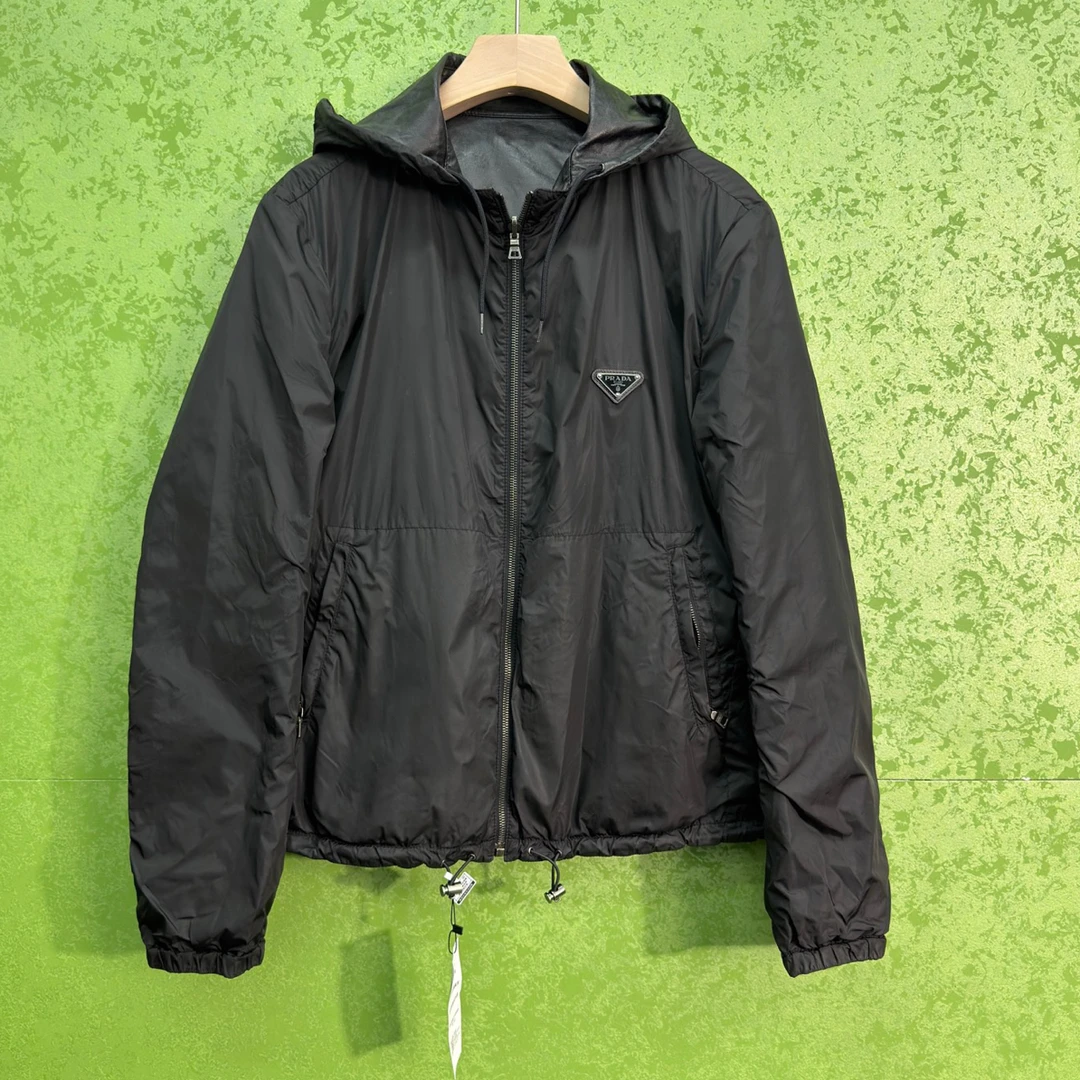 99新 Prada/普拉达 双面穿三角标黑色小羊皮夹克/50/工价29800