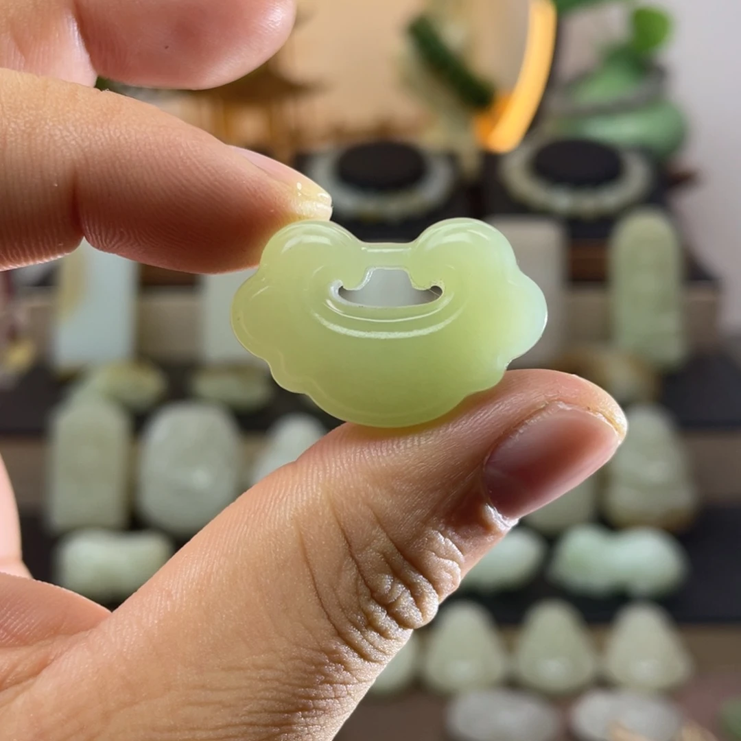 未镶嵌和田玉挂件