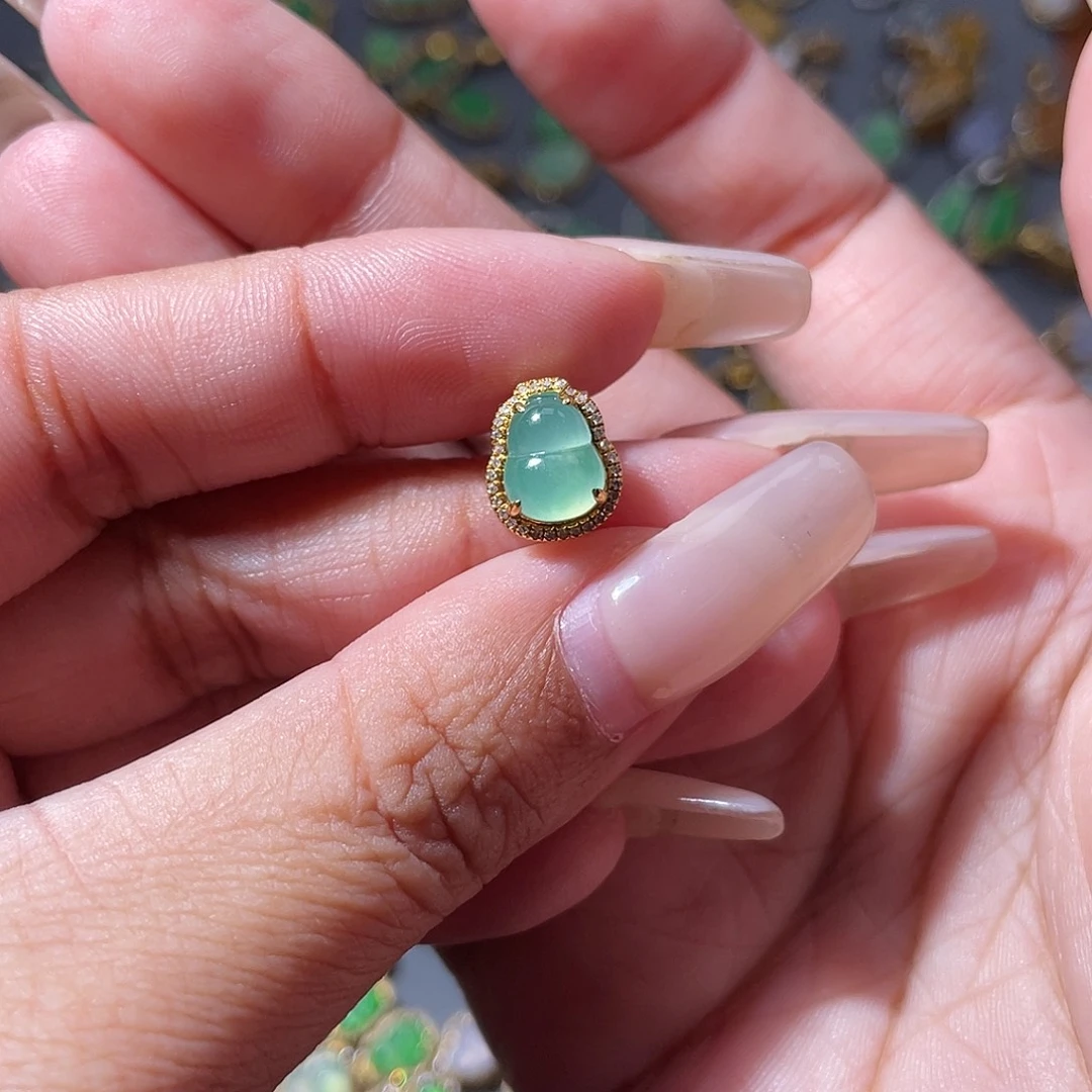 吊坠(不含链)18K金镶嵌翡翠