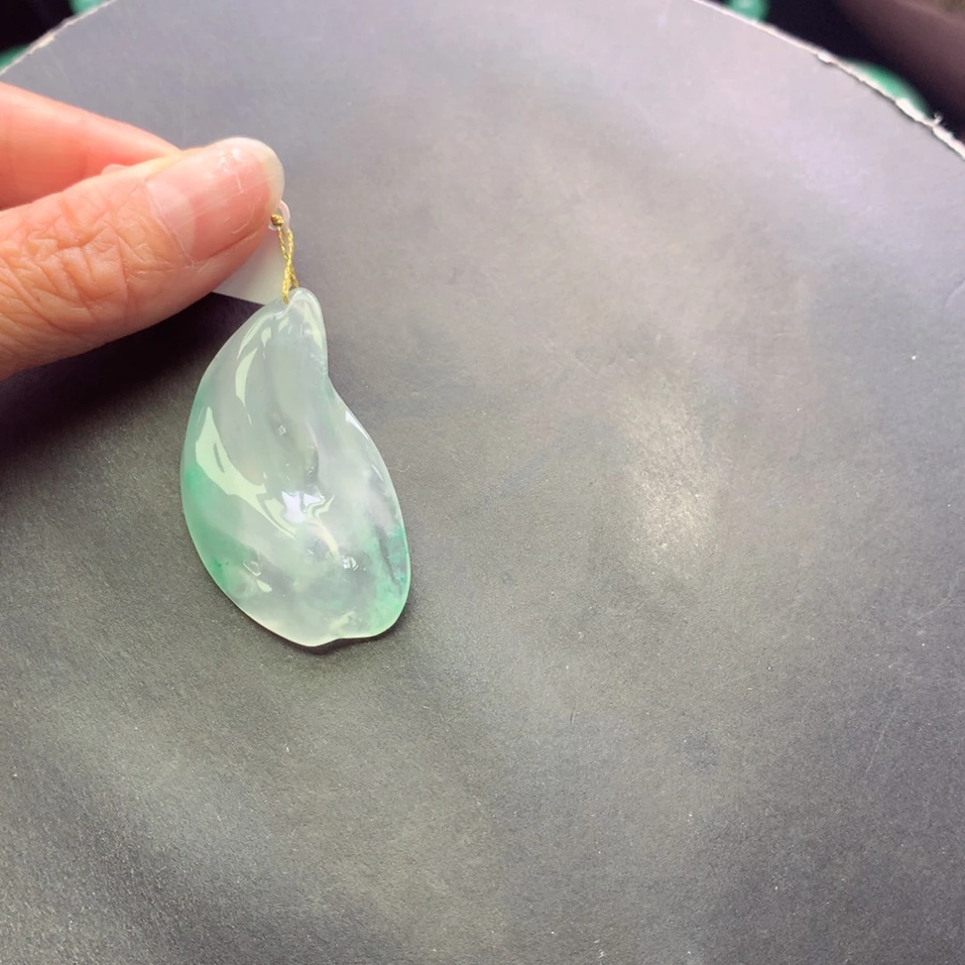 颈饰未镶嵌石英质玉