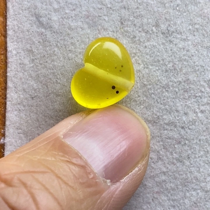 蜜蜡未镶嵌裸石微瑕卡14