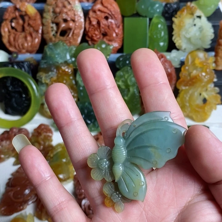 蛇纹石玉未镶嵌颈饰