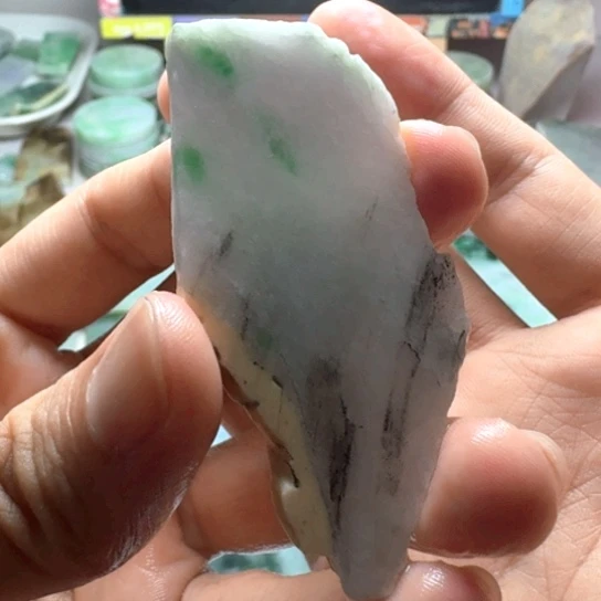 翡翠未镶嵌颈饰47533