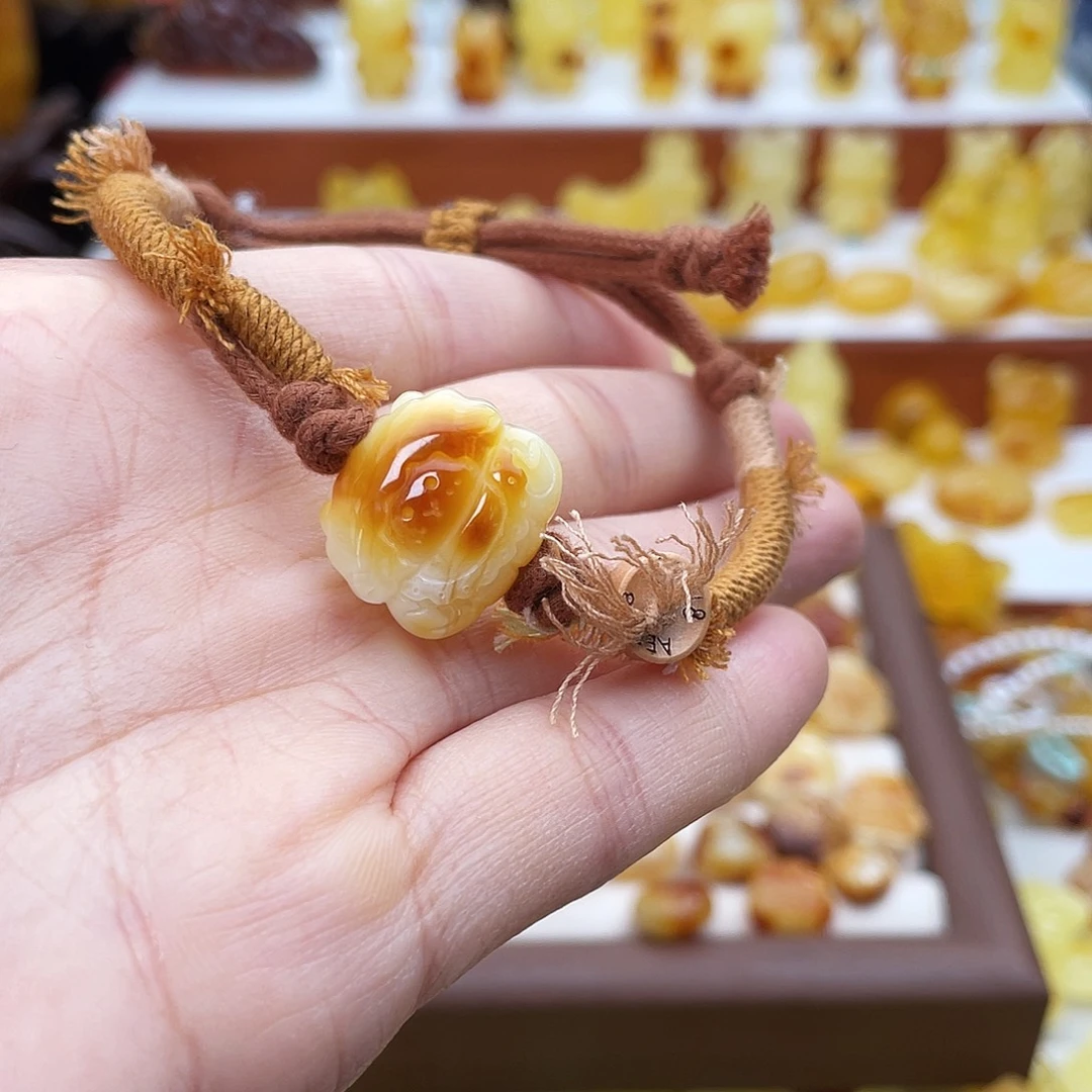 琥珀未镶嵌吊坠(赠链)