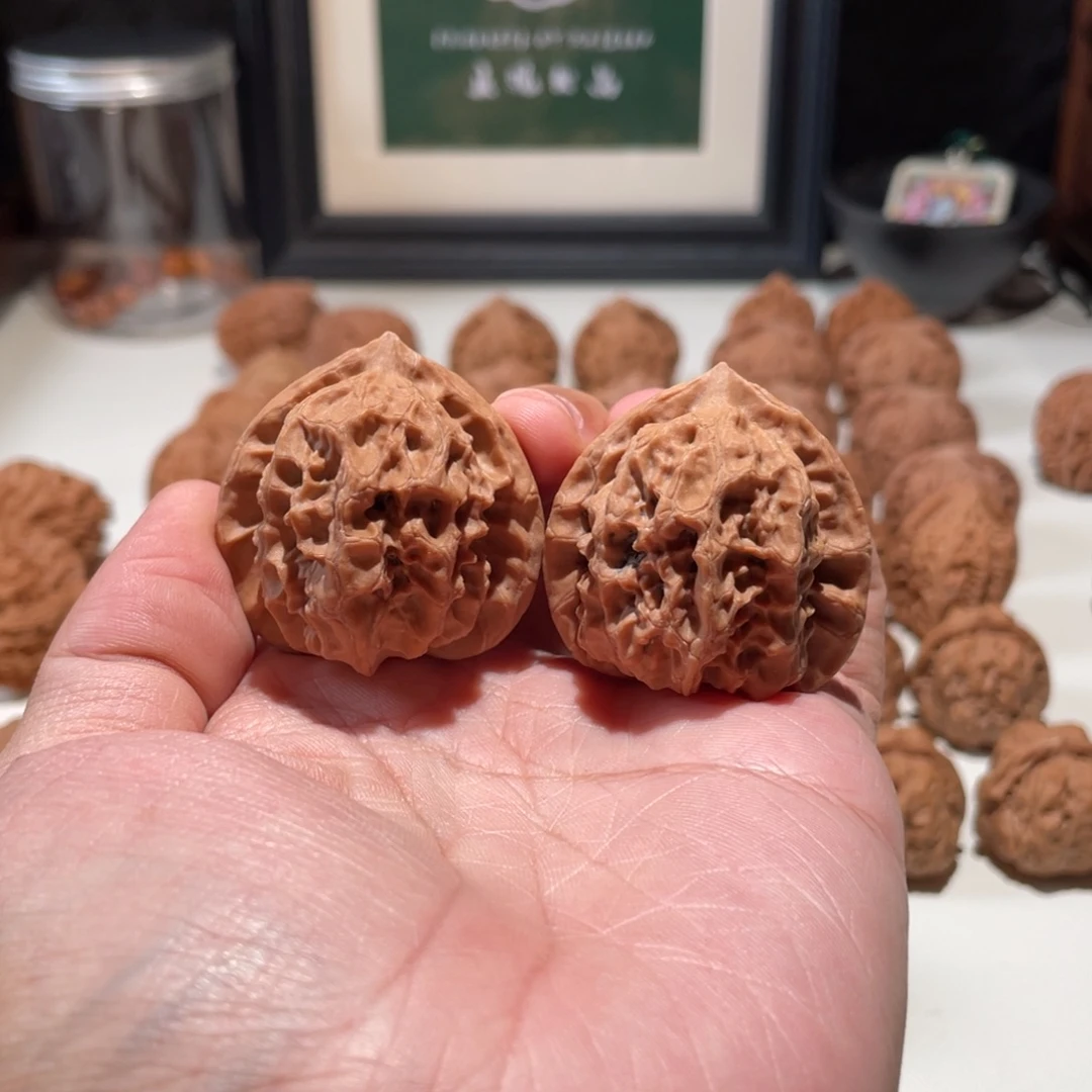 文玩核桃吊坠文玩核桃梨木台39全品