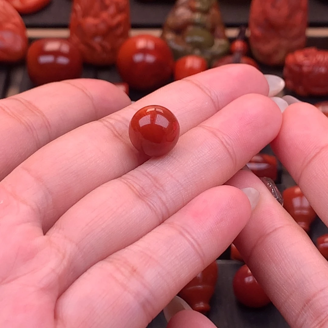 南红玛瑙未镶嵌原矿高品圆珠11mm