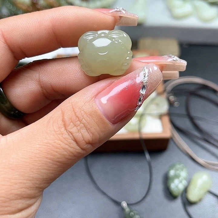 【闪购商品】和田玉颈饰未镶嵌