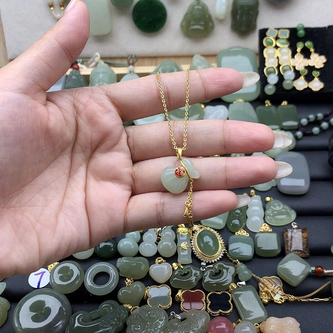 吊坠(赠链)银S925镶嵌和田玉