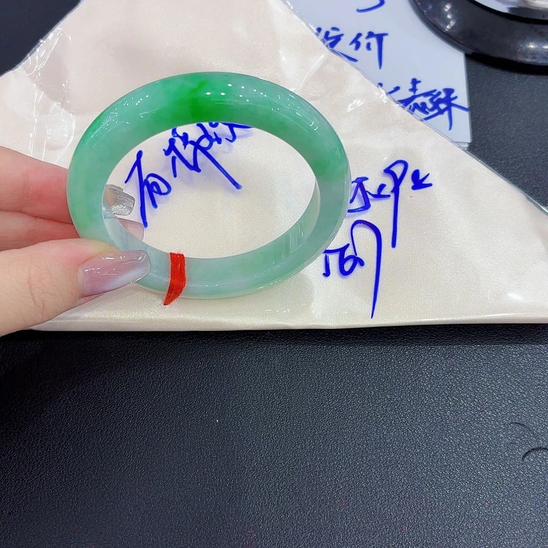 翡翠未镶嵌手镯天然缅甸翡翠手镯57