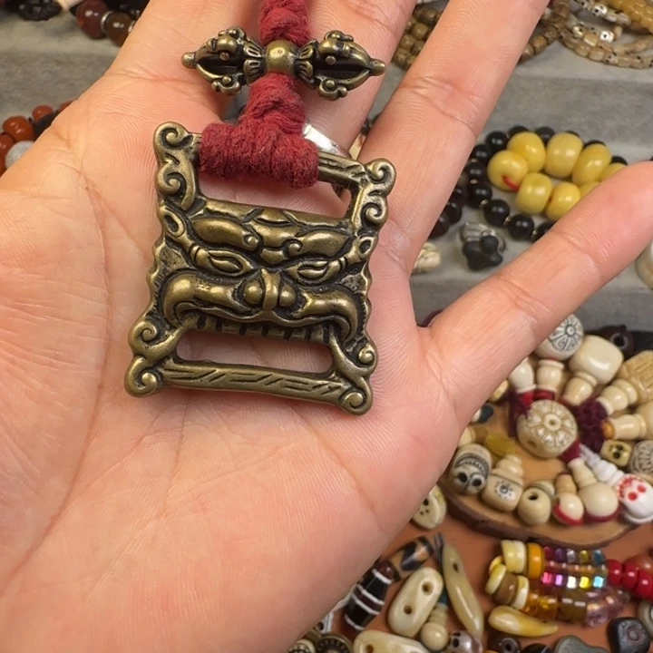 琉璃/树脂/塑料类