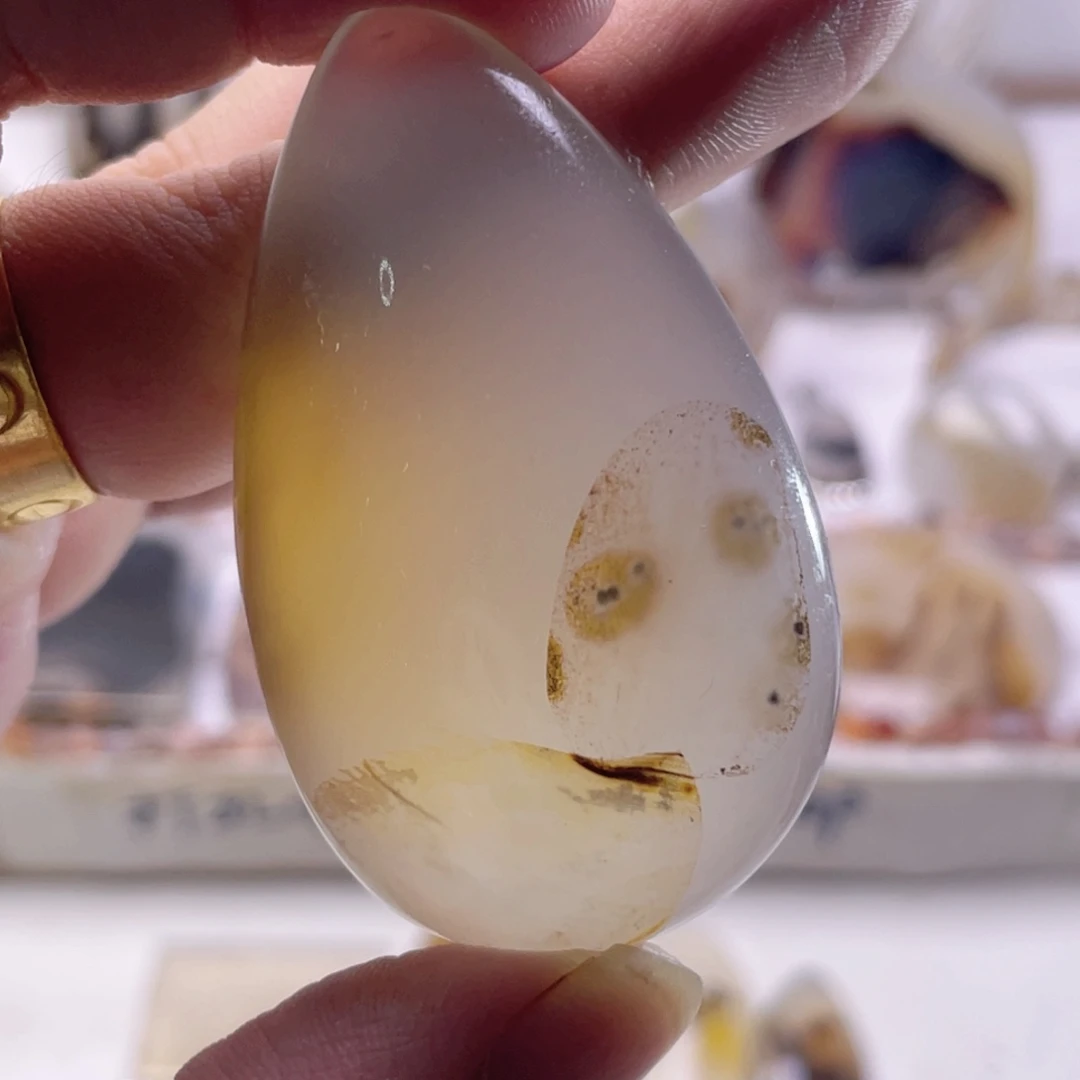 玛瑙/玉髓未镶嵌珠宝奇石