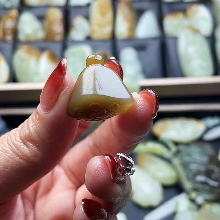 和田玉（糖玉）未镶嵌颈饰