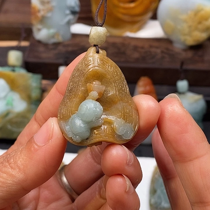 地***民定制翡翠未镶嵌毛货抛光