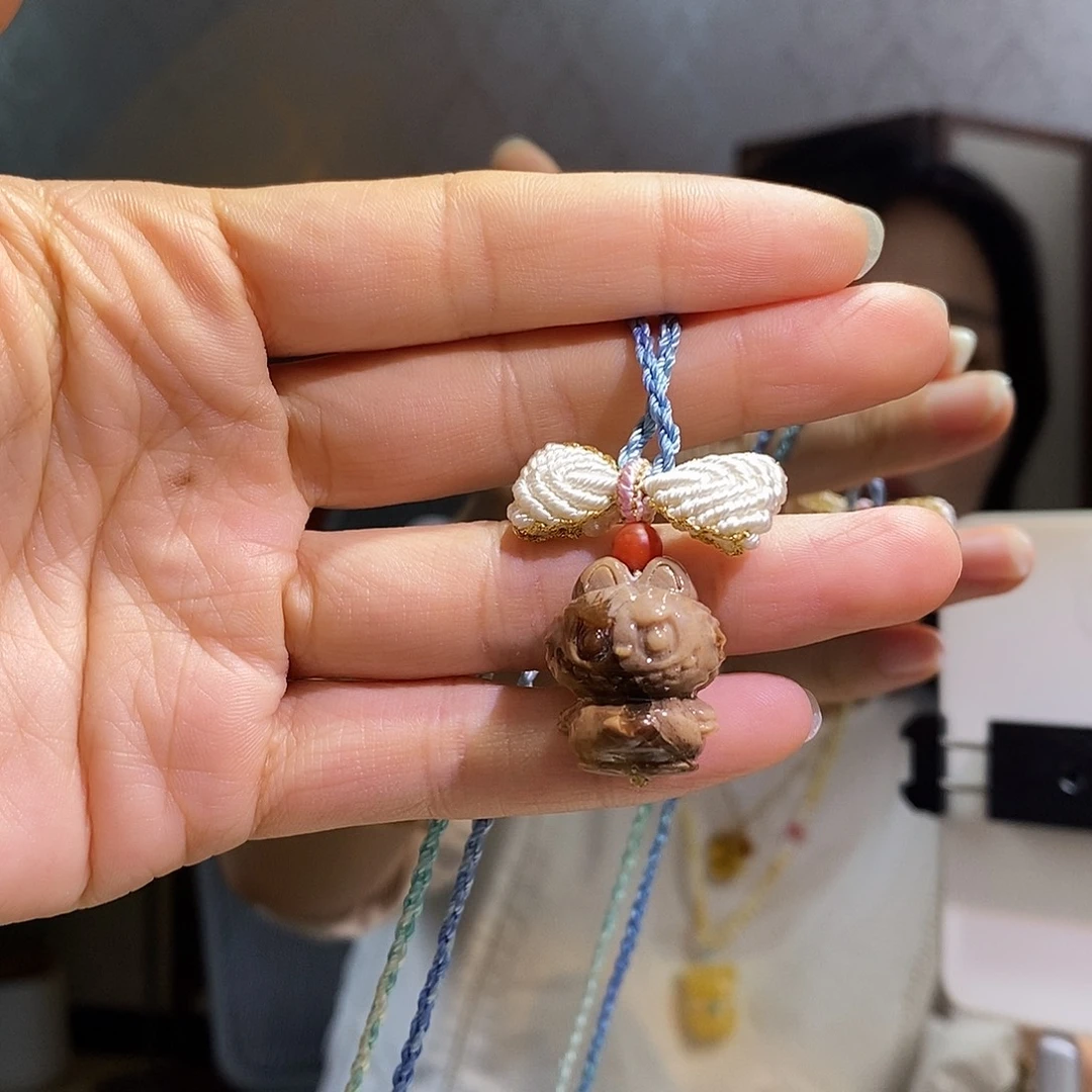 琥珀未镶嵌裸石琥珀