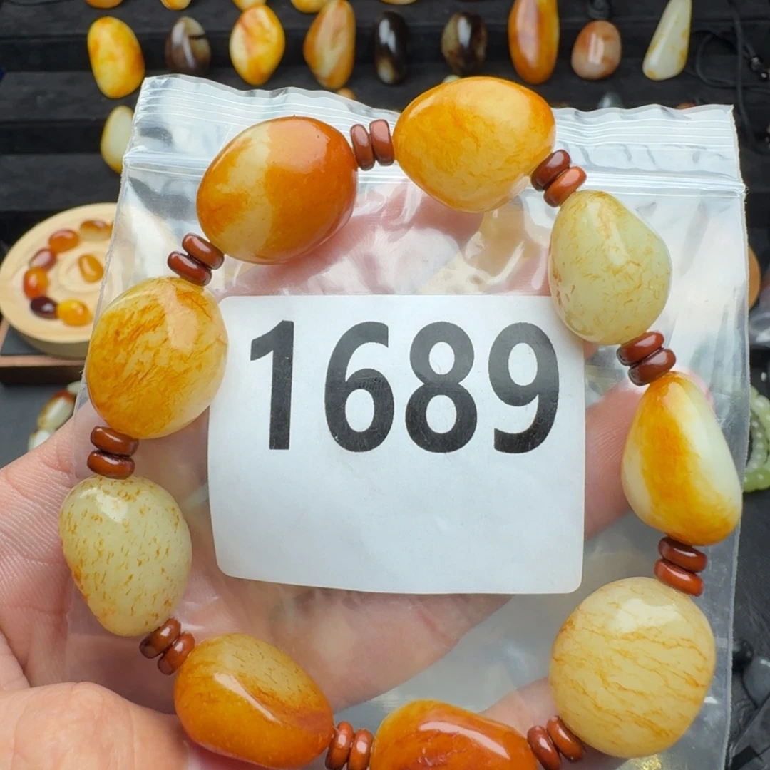 和田玉未镶嵌手串