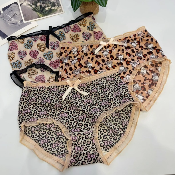 面膜冰丝卡通亲肤舒适中腰女士内裤时尚少女大码底裤薄款