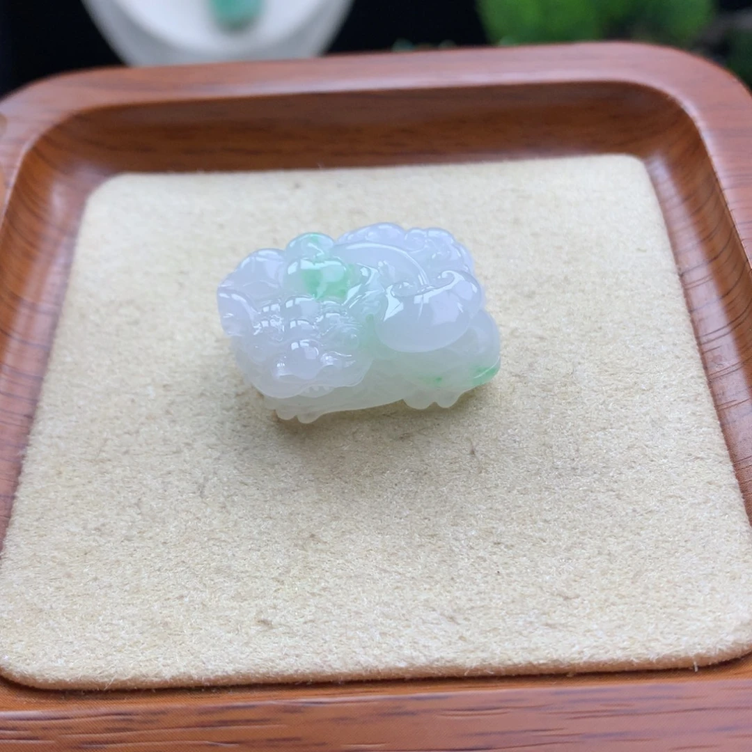翡翠未镶嵌颈饰翡翠1