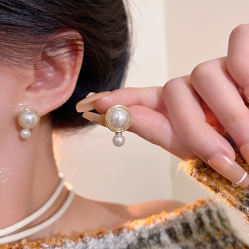 不锈钢仿珍珠耳饰 严选轻奢小众简约气质大小耳钉女港风复古时尚