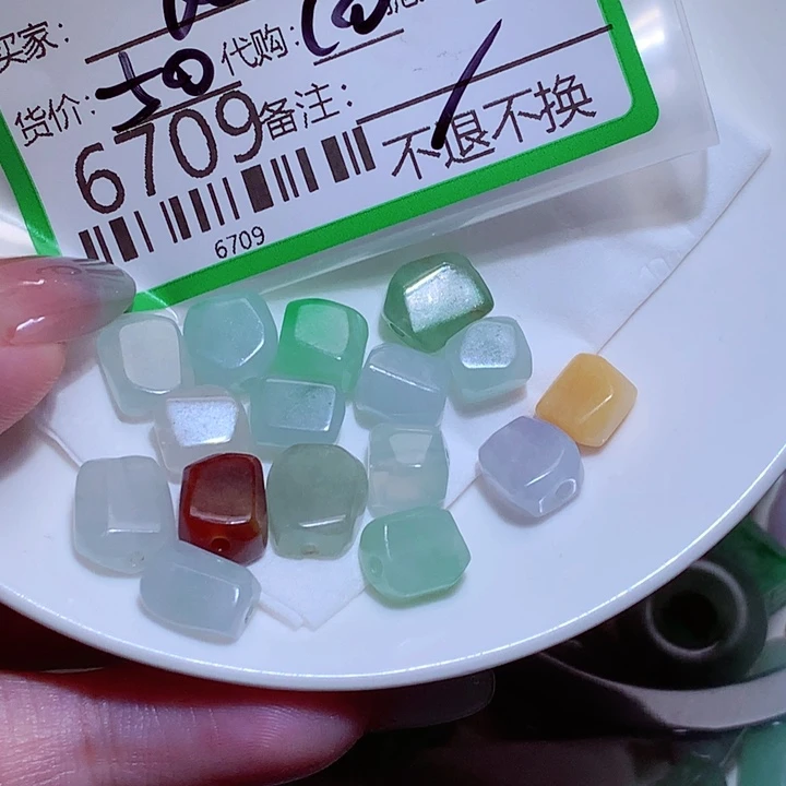 如***初颈饰未镶嵌翡翠jnn