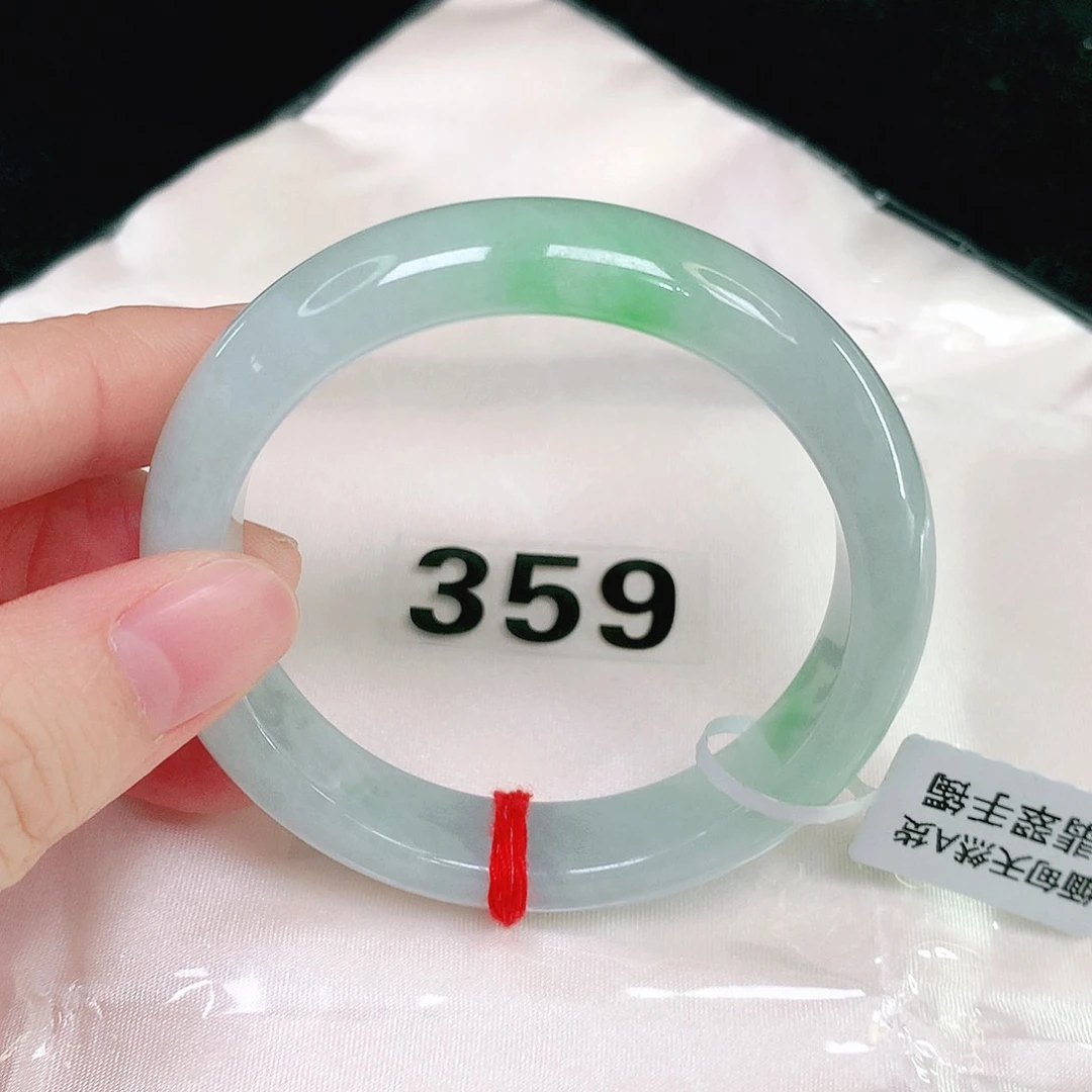 翡翠手镯未镶嵌翡翠手镯未镶嵌