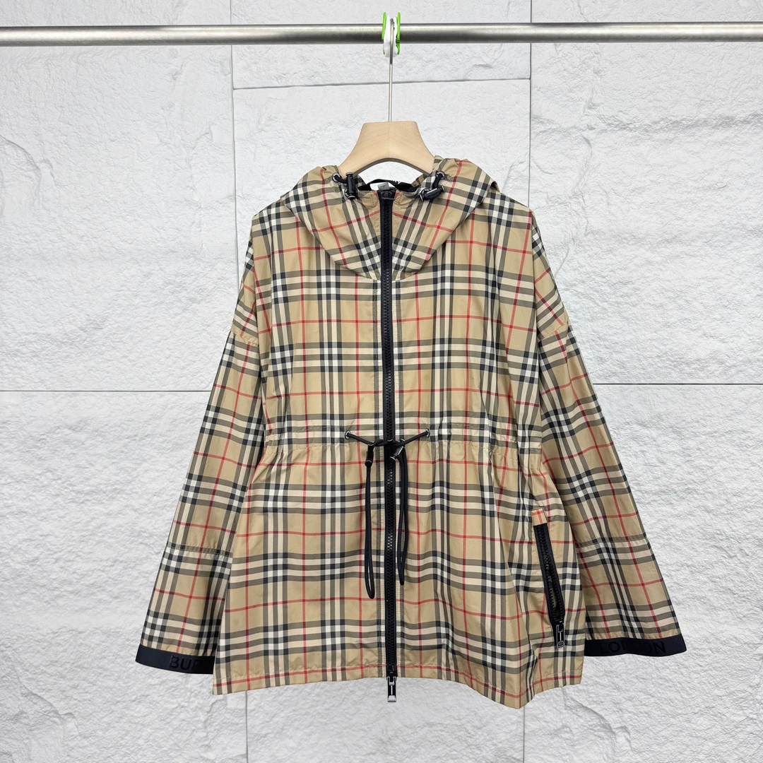 99新 BURBERRY/博柏利 10码/经典格纹连帽抽绳修身夹克/16610947