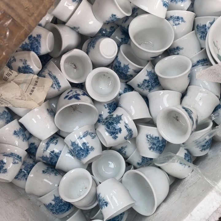 其他盘子碗砂锅都有