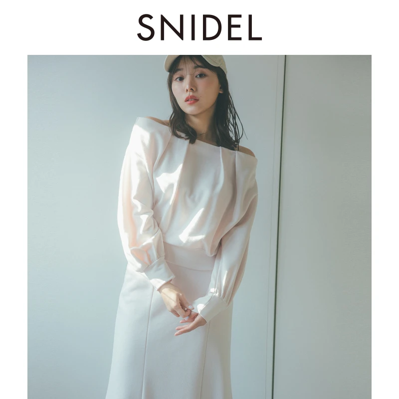 SNIDEL2025春夏新品甜美泡泡袖压褶一字领露肩休闲卫衣SWCT251158