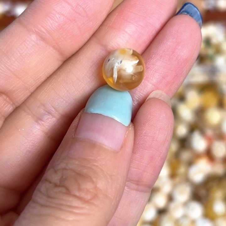 未镶嵌蜜蜡裸石10.4mm一个