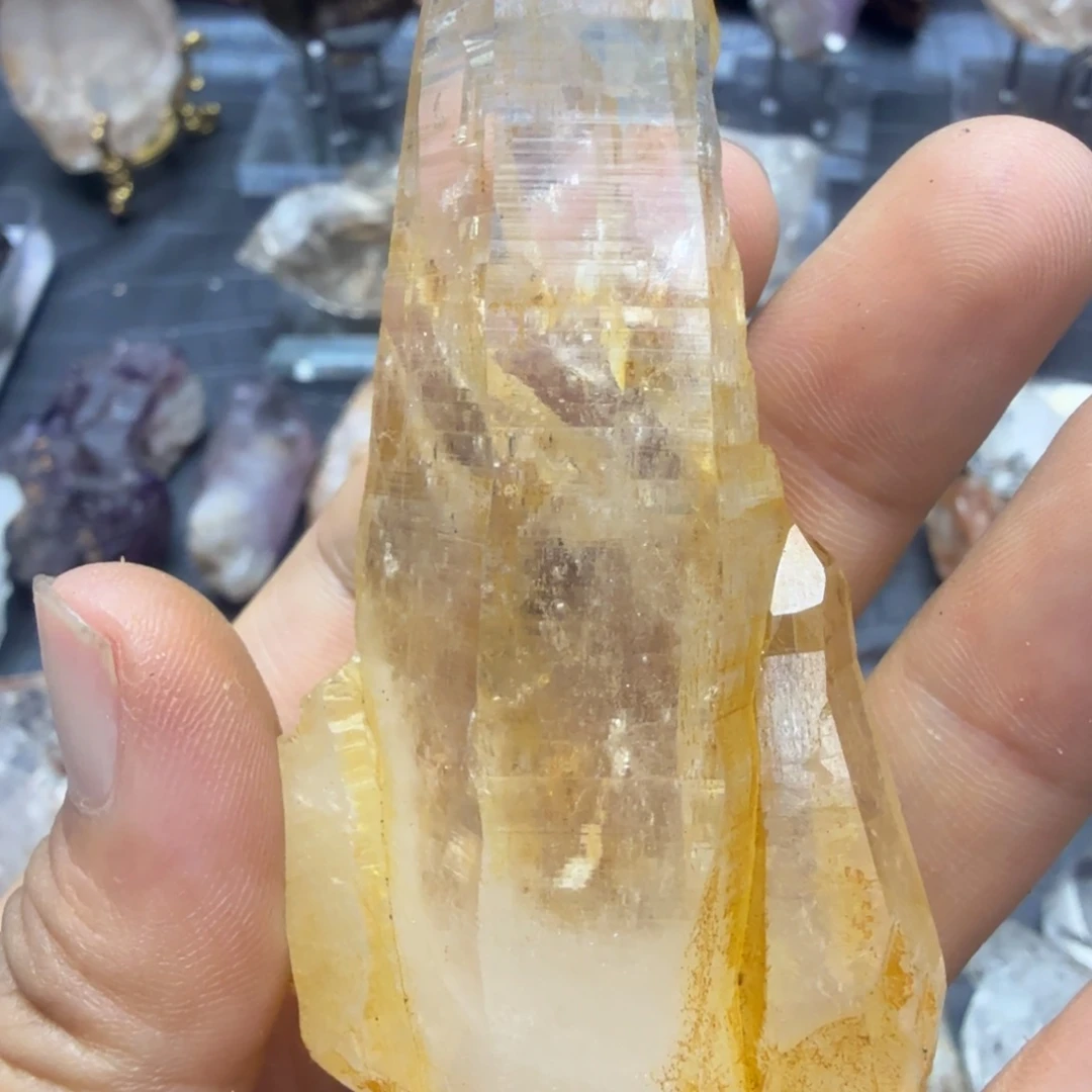 横***下石材黄晶喜马拉雅水晶