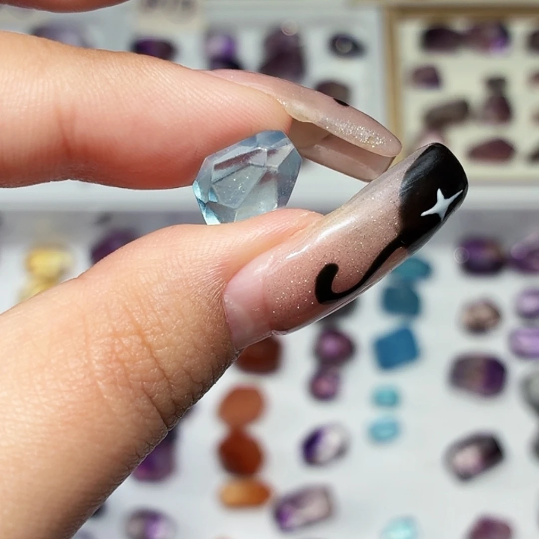 水晶珠宝半成品未镶嵌海蓝宝随形