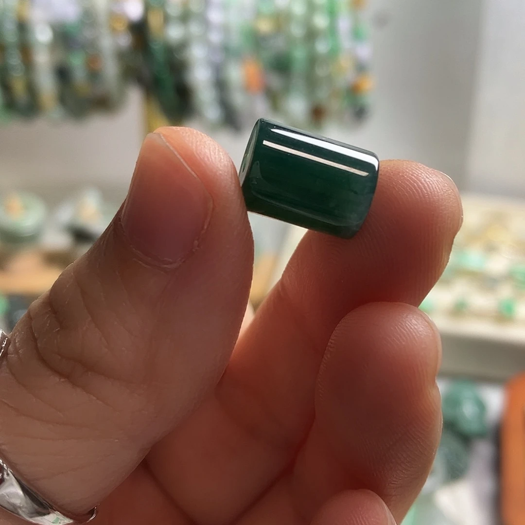 翡翠未镶嵌颈饰10卡9桶珠